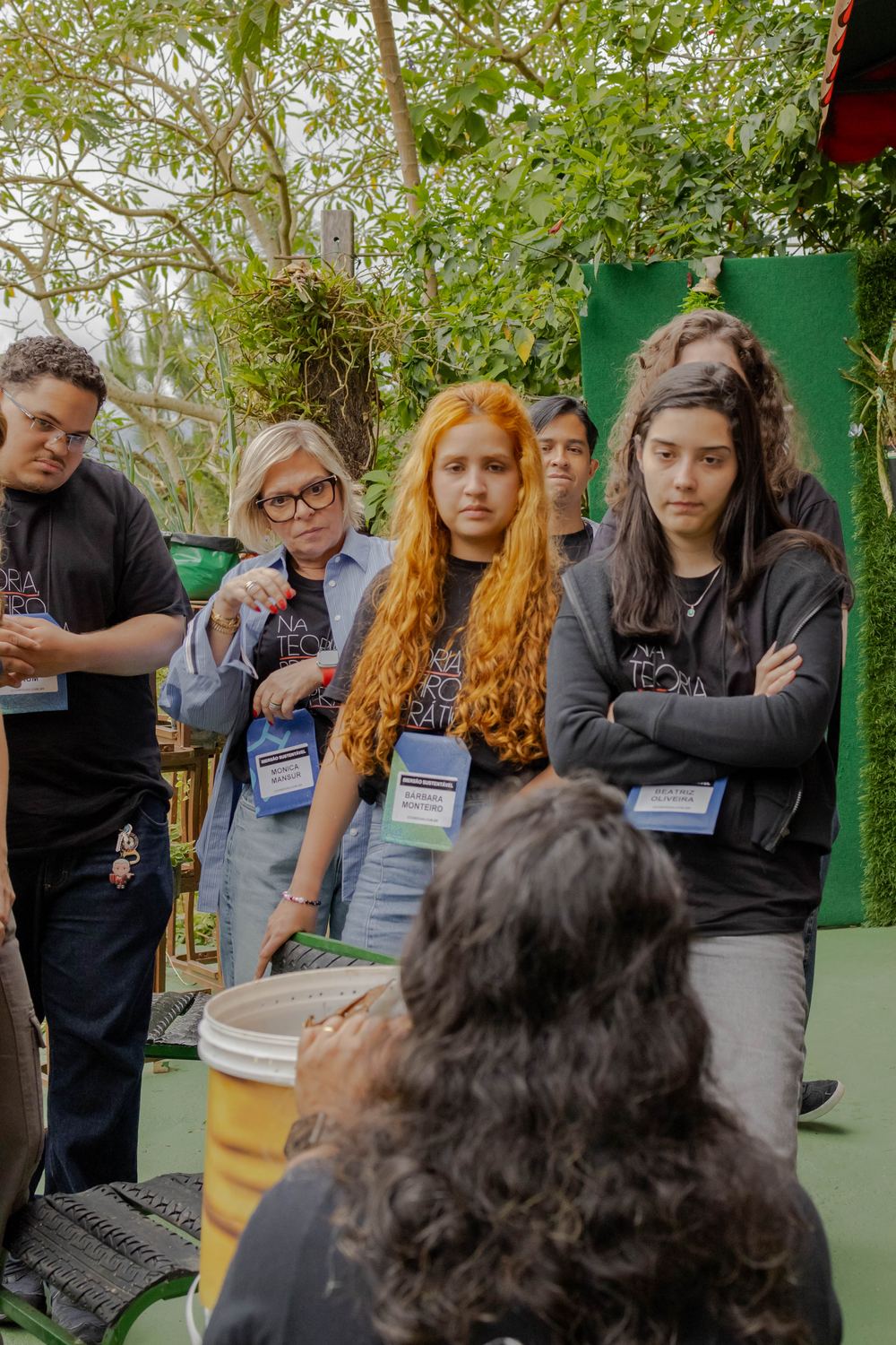 Grupo de colaboradores reunido durante a imersão sustentável