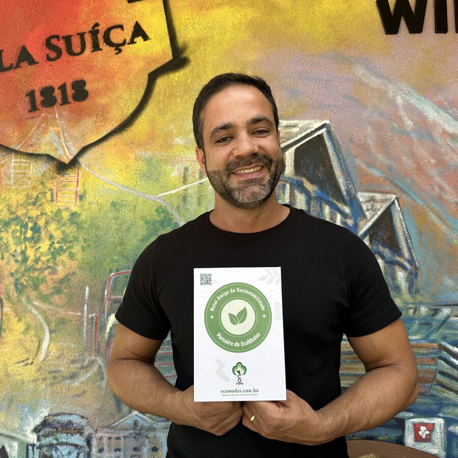 Entrega do certificado do Selo Verde ao Hotel Vila Suíça